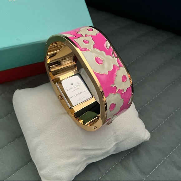 Kate Spade New York Picnic Floral Delacorte Enamel Bangle Watch NIB - Picture 6 of 12